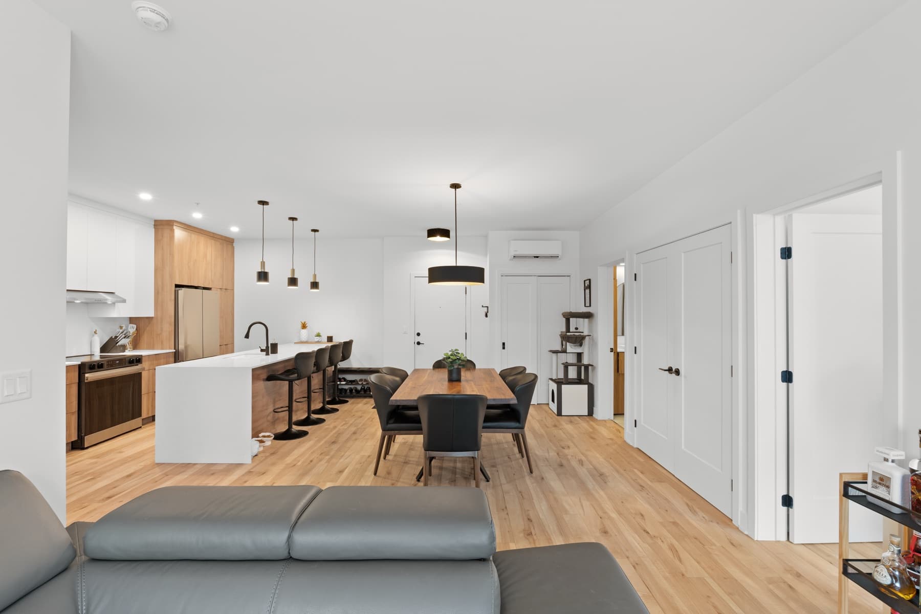Aire ouverte, cuisine et salle à manger, intérieur HDR
